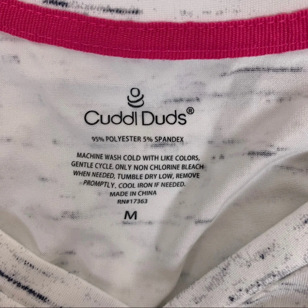 ⛱️ cuddle Duds Graphic Pajama T Shirt Medium - Picture 3 of 3